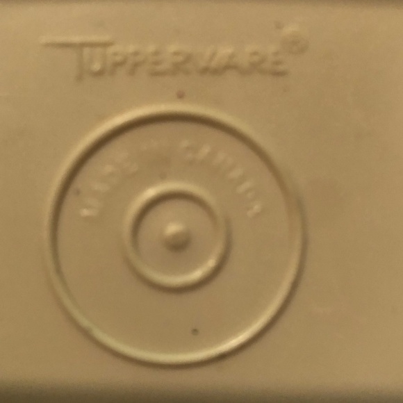 Vintage 1970’s Tupperware Cream & Sugar Set - beige coloured creamer and sugar. - Picture 2 of 6